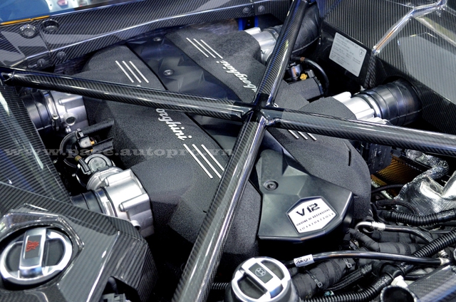 Lamborghini Aventador màu độc của đại gia Sài thành trang bị ống xả độ 205 triệu Đồng - Ảnh 9.
