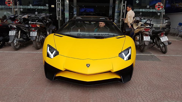 Lamborghini Aventador SV mui trần độc nhất Việt Nam có giá "thách cưới" 39 tỷ Đồng