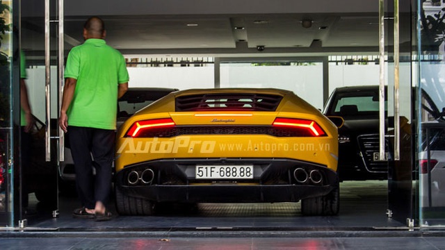 Lamborghini Huracan biển "tứ quý" 8 về tay Cường Đôla