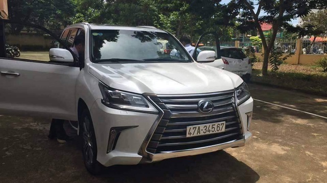 Lexus LX570 2016 8 tỷ Đồng của tay chơi Đắk Lắk mang biển "khủng"