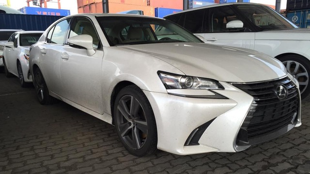 Đối thủ của Mercedes-Benz E-Class 2017, Lexus GS200t 2016 bất ngờ xuất hiện tại Việt Nam