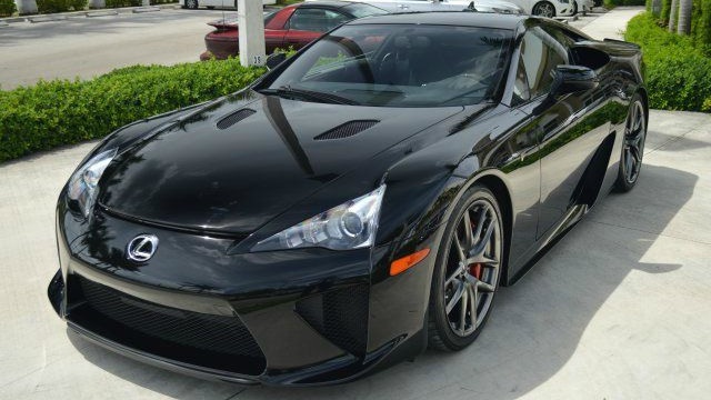 Siêu xe hàng hiếm Lexus LFA rao bán mức giá "hời" 6,1 tỷ Đồng