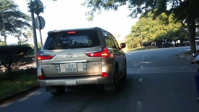 Xe 8 tỷ Lexus LX570 2016 đẹp "hết nấc" với biển kiểm soát siêu "khủng"