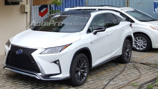 Lexus RX 450h F Sport 2016 phiên bản "xanh" cập bến Việt Nam