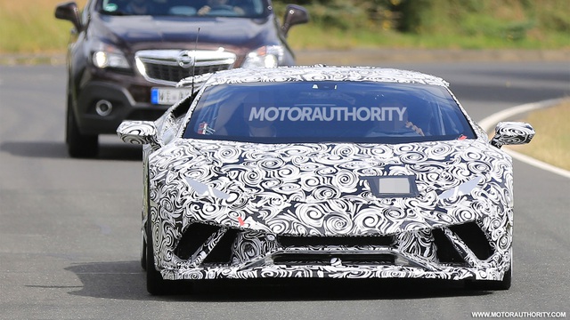 Những hình ảnh mới nhất về "siêu bò" Lamborghini Huracan Superleggera