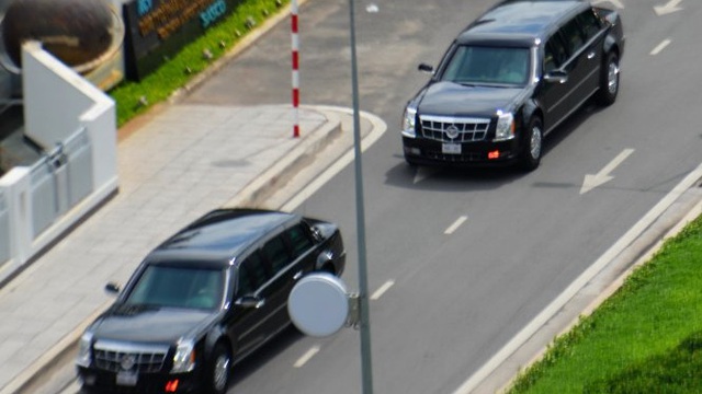 Hai chiếc xe chống đạn chở ông Obama đã đến TP.HCM