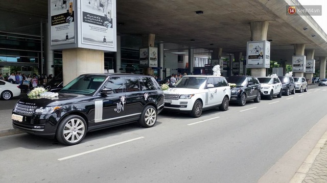 Minh "Nhựa" dẫn đoàn SUV hạng sang Land Rover ra sân bay đón vợ con