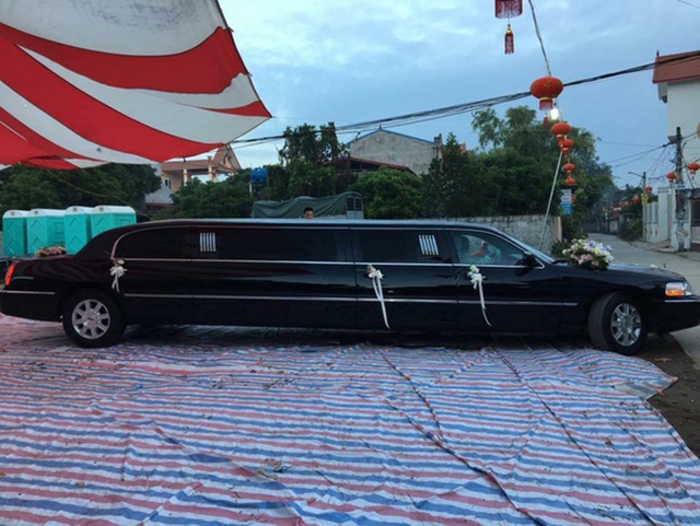 Đám cưới tiền tỉ tại Hưng Yên với xe Limousine đón dâu và phân khối lớn dẫn đường - Ảnh 1.