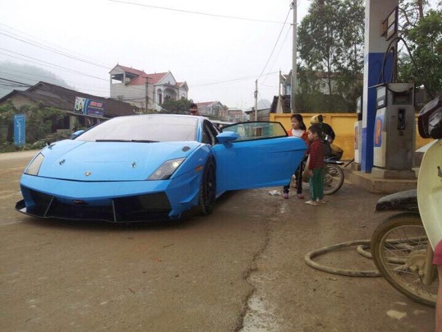Siêu xe Lamborghini Gallardo xuất hiện tại miền núi Cao Bằng - Ảnh 1.