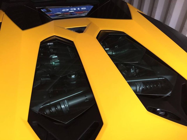 Xem siêu xe Lamborghini Aventador SV mui trần lăn bánh tại Hà Nội - Ảnh 6.
