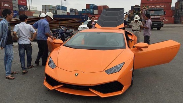 Siêu xe Lamborghini Huracan đầu tiên xuất hiện tại Đà Nẵng