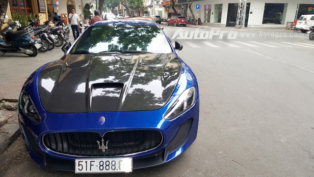 Maserati Granturismo MC Stradale từng thuộc sở hữu của Minh Nhựa tái xuất trên phố Sài thành - Ảnh 1.