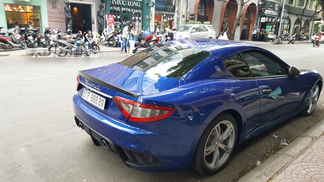 Maserati Granturismo MC Stradale từng thuộc sở hữu của Minh Nhựa tái xuất trên phố Sài thành - Ảnh 4.