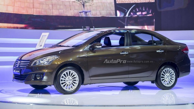 Suzuki Ciaz - Sedan giá rẻ nhất triển lãm VIMS 2016
