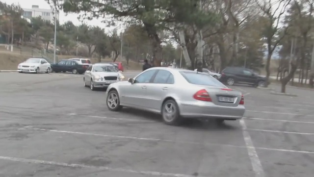 Mải mê drift, Mercedes-Benz CLK và E-Class va chạm