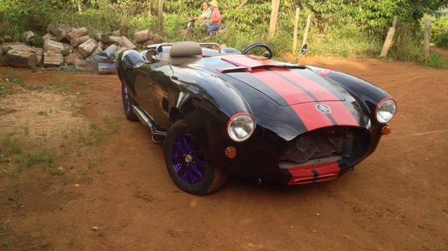 Xem Shelby Cobra 427 tự chế của thợ Đắk Nông chạy thử trên đường