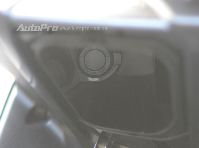 Nhập môn vào thị trường xe tay ga cao cấp, Yamaha NVX 155 trang bị hàng loạt công nghệ tiên tiến - Ảnh 14. Nhập môn vào thị trường xe tay ga cao cấp, Yamaha NVX 155 trang bị hàng loạt công nghệ tiên tiến - Ảnh 14.