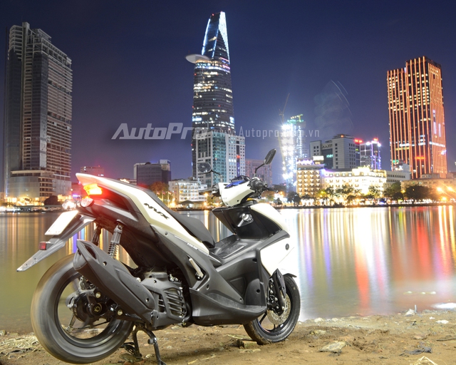 Nhập môn vào thị trường xe tay ga cao cấp, Yamaha NVX 155 trang bị hàng loạt công nghệ tiên tiến - Ảnh 4.