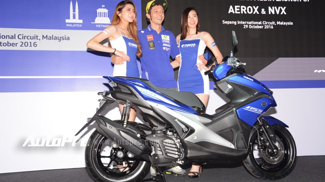 Valentino Rossi vén màn xe ga Yamaha NVX 155 thay thế Nouvo