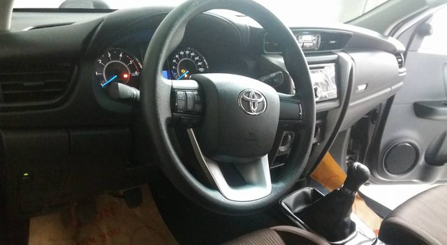 Toyota Fortuner 2017 ra mắt Việt Nam trong tuần này có thêm bản máy dầu, số sàn - Ảnh 5.