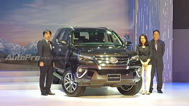 Toyota Fortuner 2017 ra mắt Việt Nam, giá từ 981 triệu Đồng - Ảnh 13.
