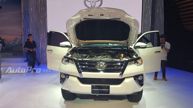 Toyota Fortuner 2017 ra mắt Việt Nam, giá từ 981 triệu Đồng - Ảnh 15.