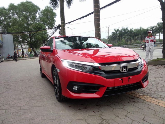 Cận cảnh Honda Civic thế hệ mới tại đại lý ở Hà Nội - Ảnh 3.