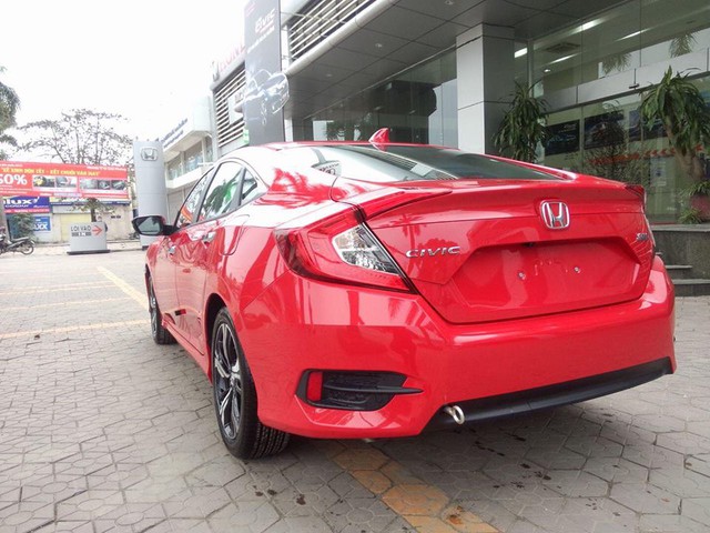 Cận cảnh Honda Civic thế hệ mới tại đại lý ở Hà Nội - Ảnh 5.