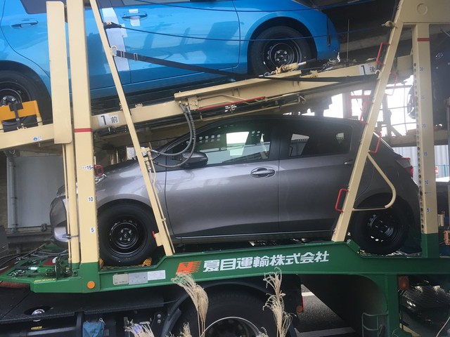 Toyota Yaris 2017 bất ngờ bị bắt gặp khi đang được vận chuyển đến đại lý - Ảnh 1.