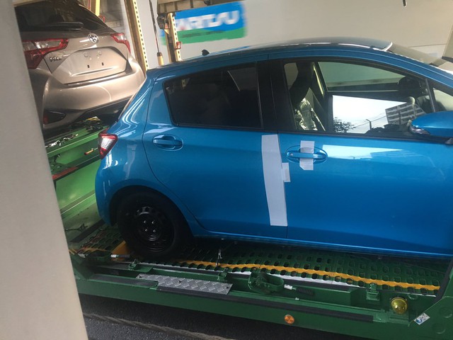 Toyota Yaris 2017 bất ngờ bị bắt gặp khi đang được vận chuyển đến đại lý - Ảnh 3.