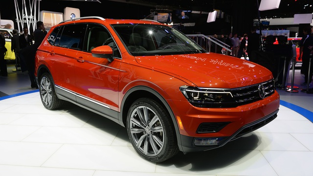 Cận cảnh SUV gia đình 7 chỗ Volkswagen Tiguan 2018 ngoài đời thực - Ảnh 1.