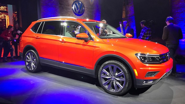 Cận cảnh SUV gia đình 7 chỗ Volkswagen Tiguan 2018 ngoài đời thực - Ảnh 5.