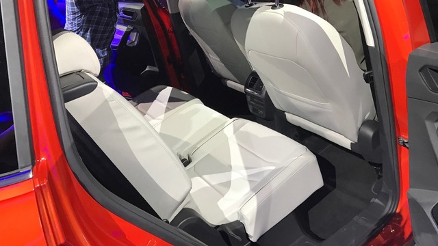 Cận cảnh SUV gia đình 7 chỗ Volkswagen Tiguan 2018 ngoài đời thực - Ảnh 10.