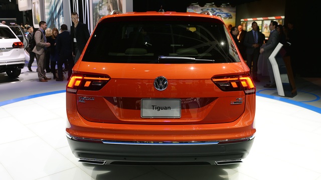 Cận cảnh SUV gia đình 7 chỗ Volkswagen Tiguan 2018 ngoài đời thực - Ảnh 11.