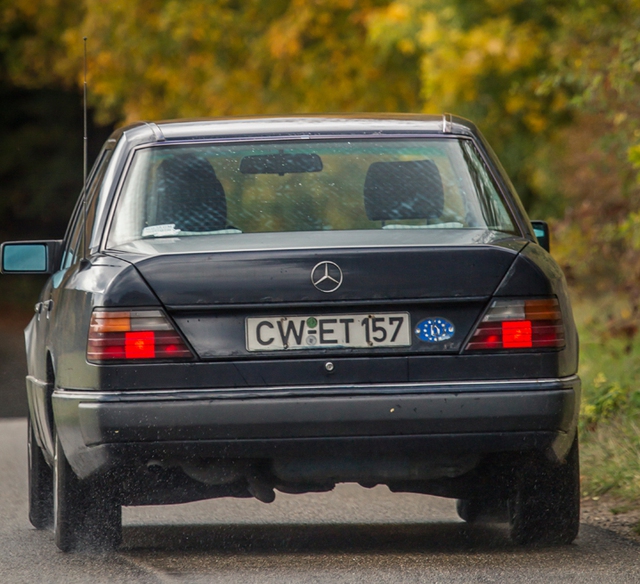Làm quen với chiếc Mercedes-Benz E-Class chạy nhiều như taxi - Ảnh 9.