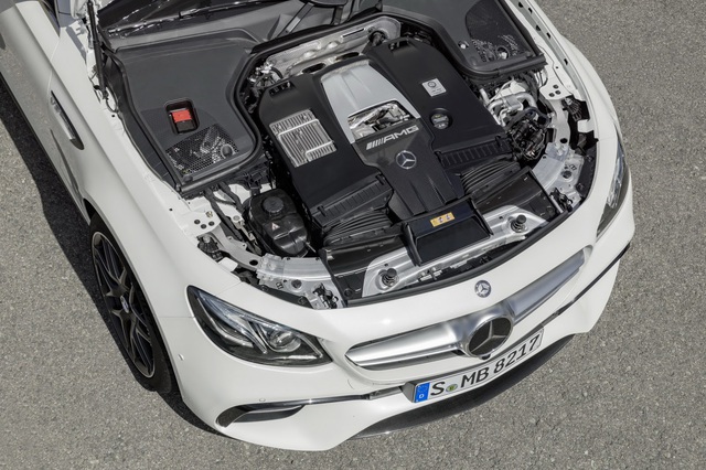 Mercedes-AMG E63 Wagon 2017 - Xe thực dụng cho tín đồ tốc độ - Ảnh 3. Mercedes-AMG E63 Wagon 2017 - Xe thực dụng cho tín đồ tốc độ - Ảnh 3.