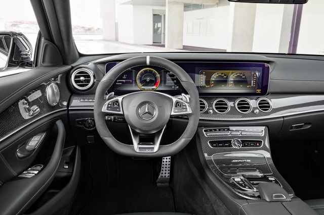 Mercedes-AMG E63 Wagon 2017 - Xe thực dụng cho tín đồ tốc độ - Ảnh 12. Mercedes-AMG E63 Wagon 2017 - Xe thực dụng cho tín đồ tốc độ - Ảnh 12.