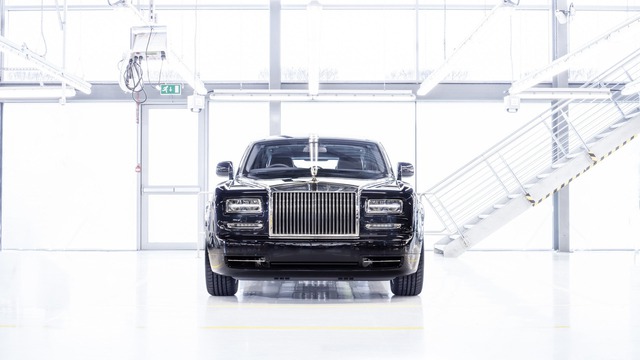 Chiếc Rolls-Royce Phantom Series II cuối cùng xuất xưởng - Ảnh 1.