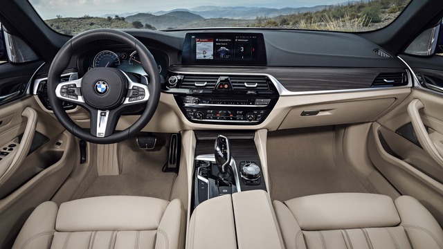 BMW 5-Series Touring 2017 trình làng với cốp rộng thênh thang - Ảnh 14.