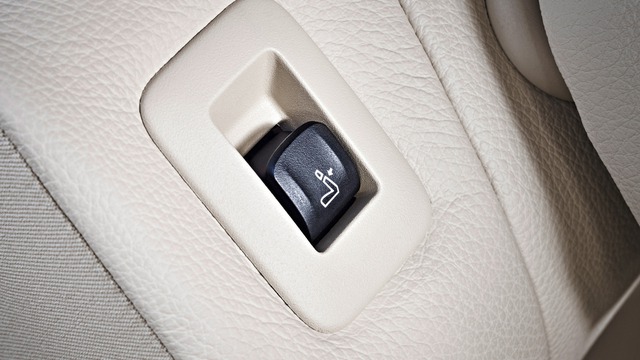 BMW 5-Series Touring 2017 tr&igrave;nh l&agrave;ng với cốp rộng th&ecirc;nh thang - Ảnh 20.