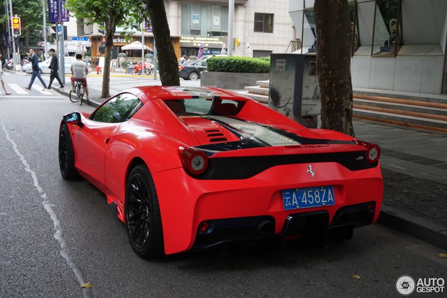 Bắt gặp siêu xe Ferrari 458 Speciale Aperta đeo biển chọn trên đường phố - Ảnh 3.