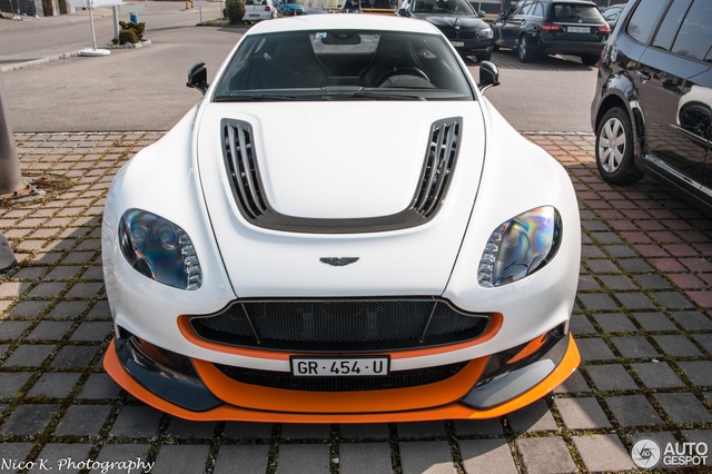 Mãn nhãn với vẻ đẹp của xe thể thao hàng hiếm Aston Martin Vantage GT12 - Ảnh 2.