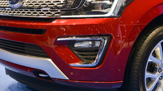 Ngắm SUV 8 chỗ Ford Expedition 2018 bằng xương, bằng thịt - Ảnh 4.