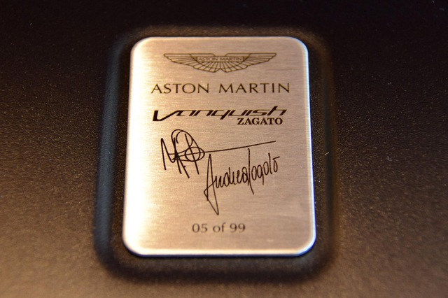 Soi từng chi tiết của siêu phẩm Aston Martin Vanquish Zagato ngoài đời thực - Ảnh 3.