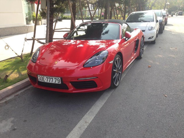 Dàn xe Porsche sang chảnh tập trung tại Hà Nội vào ngày cuối tuần - Ảnh 5. Dàn xe Porsche sang chảnh tập trung tại Hà Nội vào ngày cuối tuần - Ảnh 5.