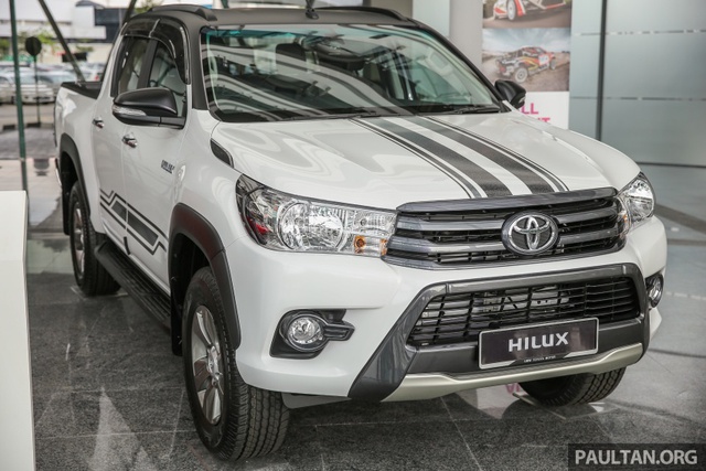 Cận cảnh Toyota Hilux bản đặc biệt mới tại Malaysia - Ảnh 1.