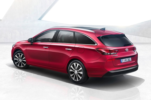Hyundai i30 Tourer 2017 với cốp siêu rộng trình làng sớm - Ảnh 3. Hyundai i30 Tourer 2017 với cốp siêu rộng trình làng sớm - Ảnh 3.