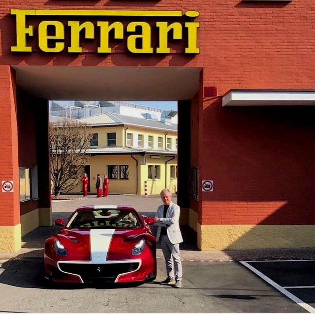 Ông chủ hãng Pagani nhận siêu xe Ferrari F12tdf hàng thửa - Ảnh 1.
