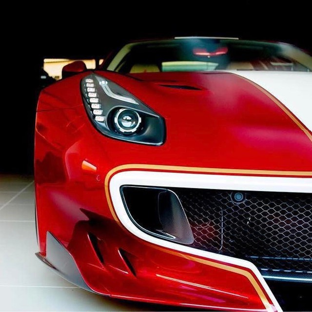 Ông chủ hãng Pagani nhận siêu xe Ferrari F12tdf hàng thửa - Ảnh 3.