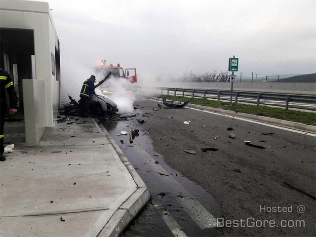 Thiếu gia lái Porsche gây tai nạn kinh hoàng, 4 người tử vong - Ảnh 5.